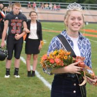 NHS crowns homecoming queen